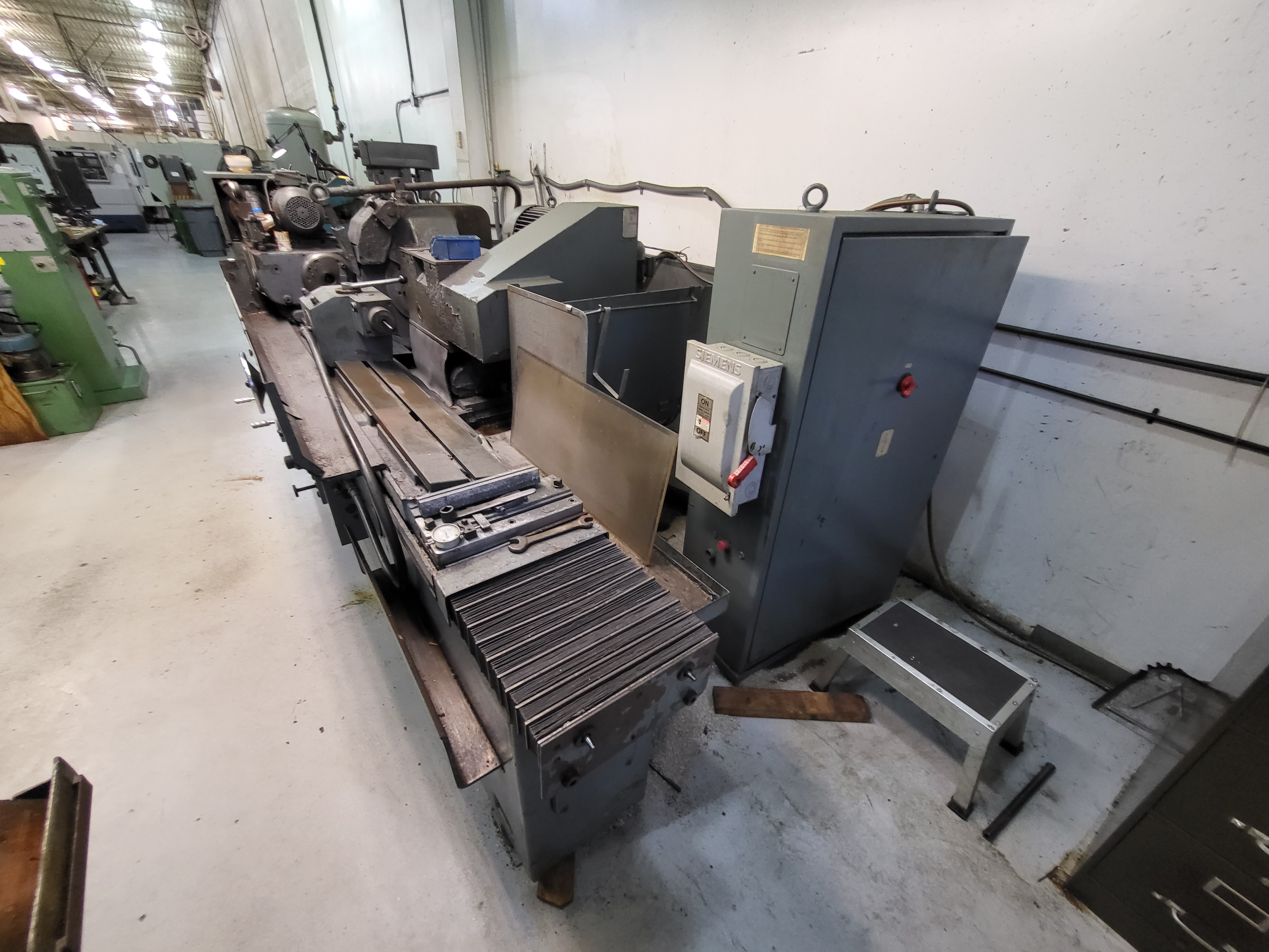 ライオン A Little Bit About Swiss Turning Machines